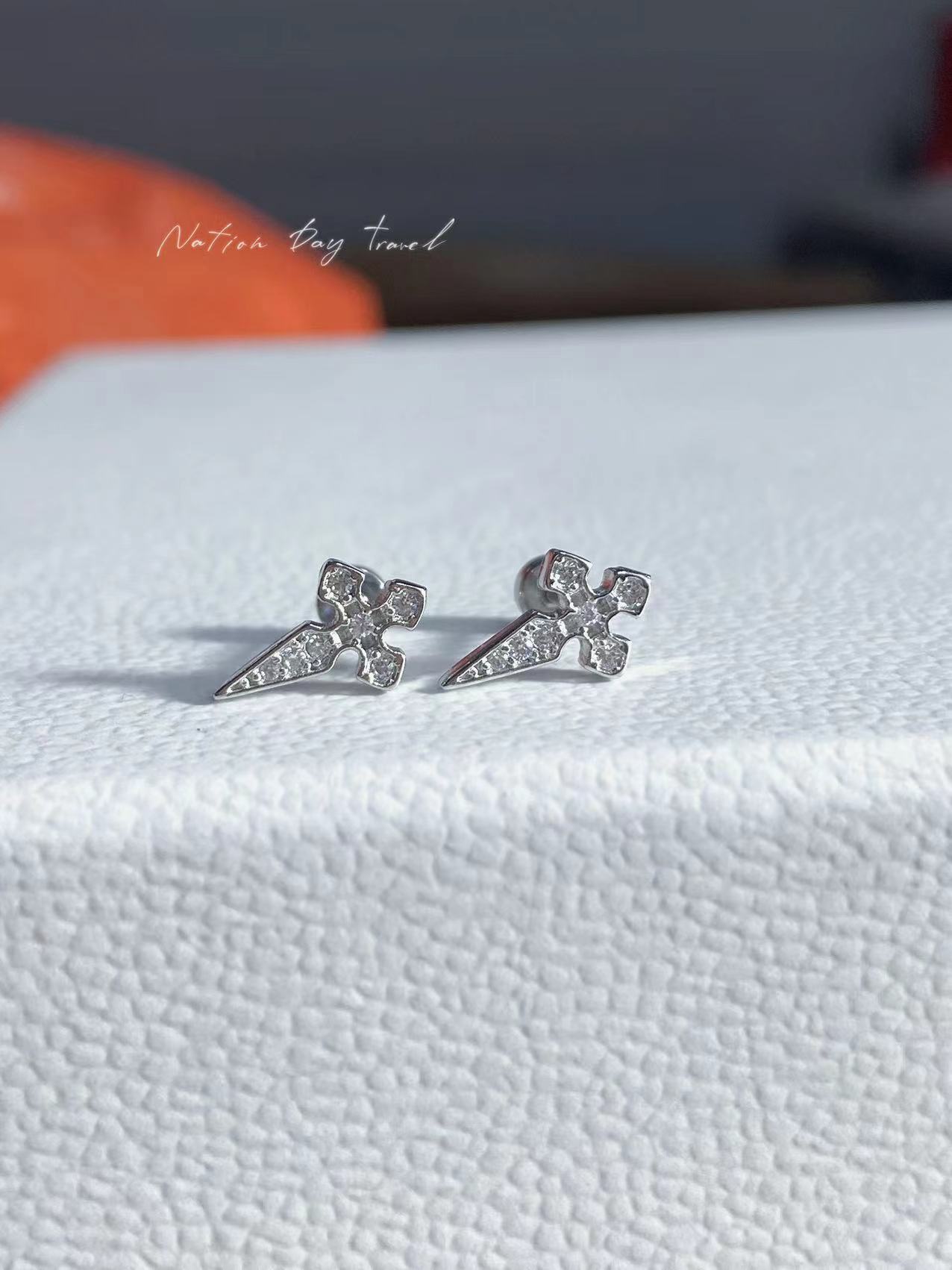 

Flash Cross Series Punk Full Diamond Cross Ear Nails Mini Super Flash Hip Hop Screw Cochlear Nails Earrings