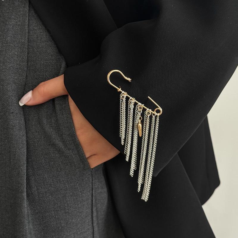 Broche Cœur Chaîne Gland Élégante Minimaliste Épingle de Sûreté Decorative Broche de revers Pour Costume Veste Pull Vêtement Accessoire Bijou