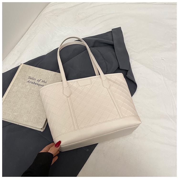 

Вместительная сумка-тоут контрастного цвета для поездок на работу, женская, новая коллекция 2025 года, модная, высокого класса, с ромбовидным узором, повседневная на плечо или подмышку