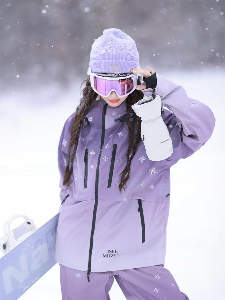 Cyxus Ski Goggles for UV Adjustable and Perfect for Mountain and Other Outdoor Model 1229 Snowboarding, Ultra-Wide 180° View, Protection, Triple-Layer