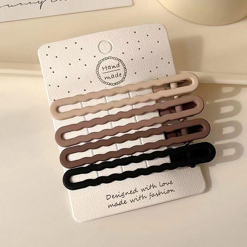 Large Milk Coffee Duckbill Clip for Bangs and Side Hair – Trendy Hair Accessory