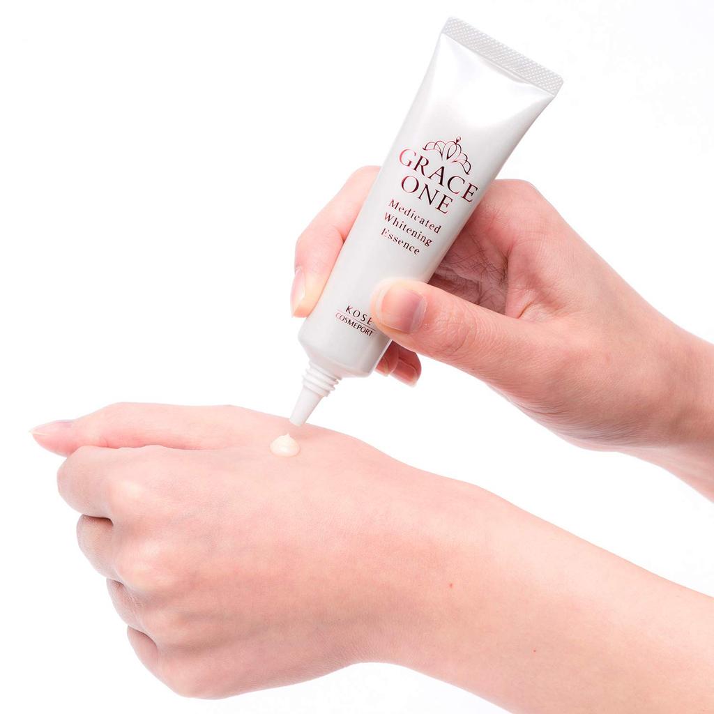 Grace One KOSE Medicated Whitening Essence 30g (Quasi-narkotyk)