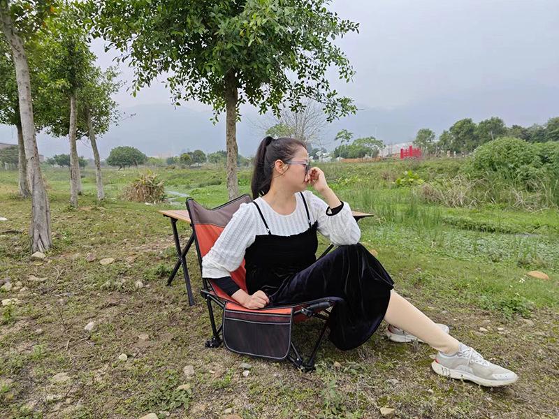 Tragbarer Outdoor-Klappstuhl: Leicht, halb zurücklehnbar für Nickerchen im Büro, Camping und Angeln