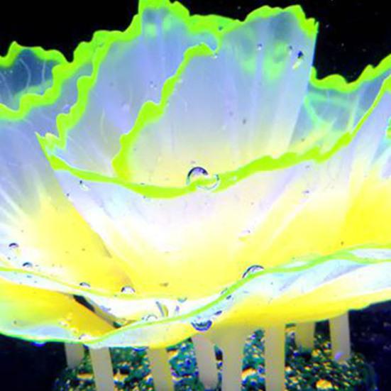 Aquarium Artificial Coral Silicone Coral Figurine Fish Tank Decor Glow-in-The-Dark Faux Coral with Suction Cup Underwater Landscape for Betta Fish