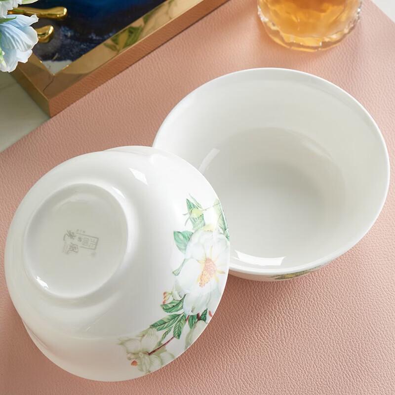 Northern Scenery Bone China 8-Piece Kapok Flower Dinnerware Set