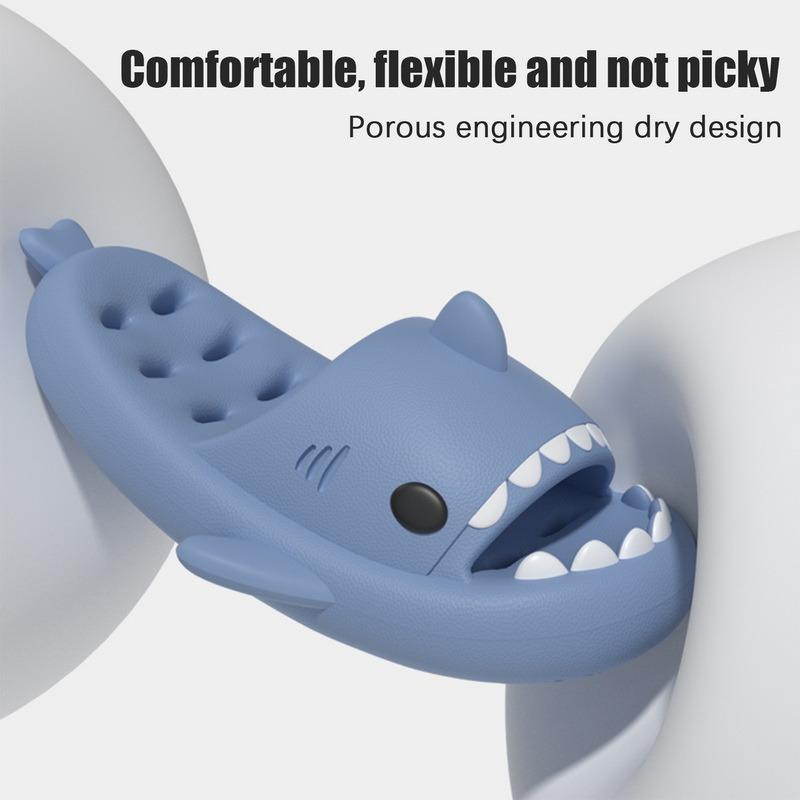 Divat Comwarm üreges cápacsúszdák nőknek Férfiak aranyos rajzfilm otthoni papucsok fürdőpapucsok kültéri szerelmesek strandon vastag alsó papucsok