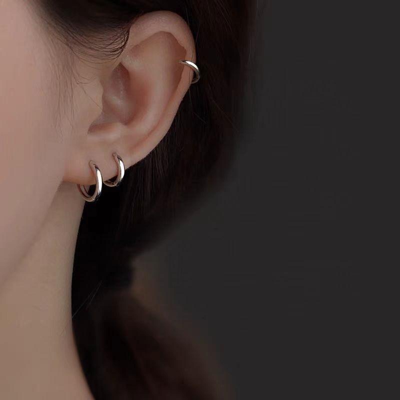 Simple Hoop Earrings - Niche Design with A Sophisticated Touch. High-end Hoop Earrings for Women. Circular Ear Ornaments.