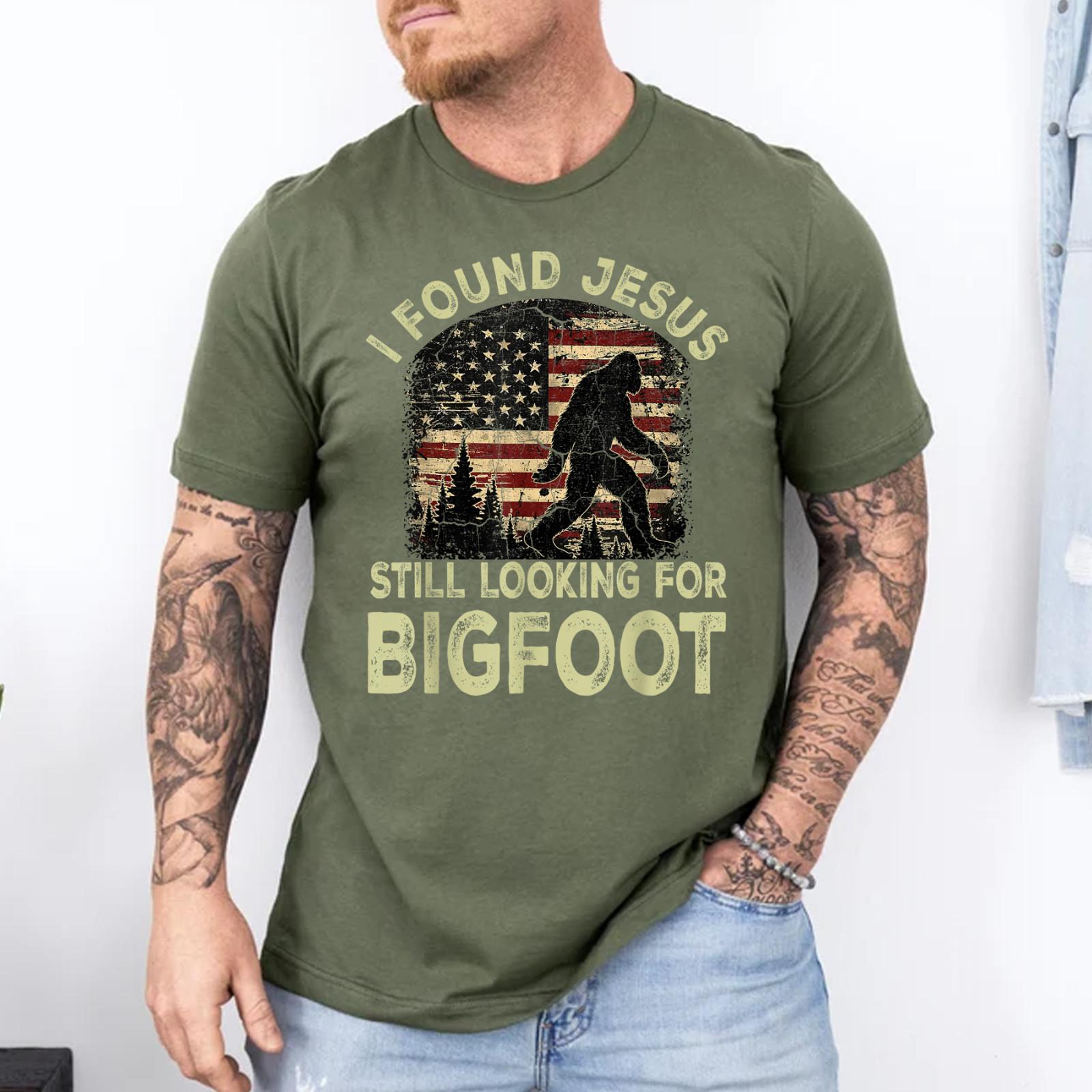 I Found Jesus Still Looking Bigfoot Funny Summer Christian Unisex T-Shirt S разноцветный
