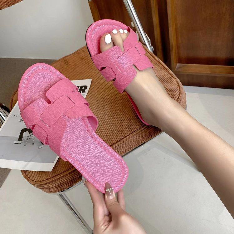 Large size flat-bottomed cool slippers 2025 new casual outer wear simple and fashionable square head beach soft-bottomed cool slippers