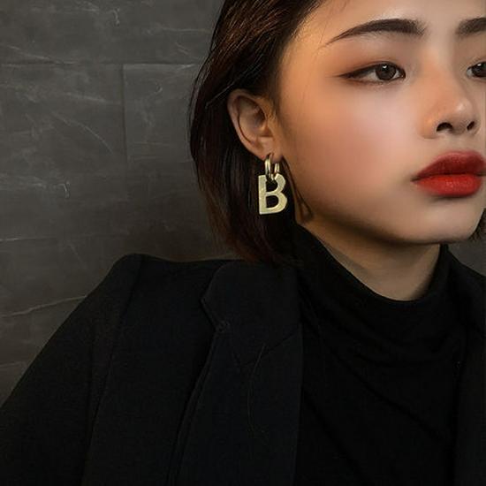 Exaggerated B-Shaped Disco Earrings: Light Luxury, Mature Look, Trendy Ear Buckles