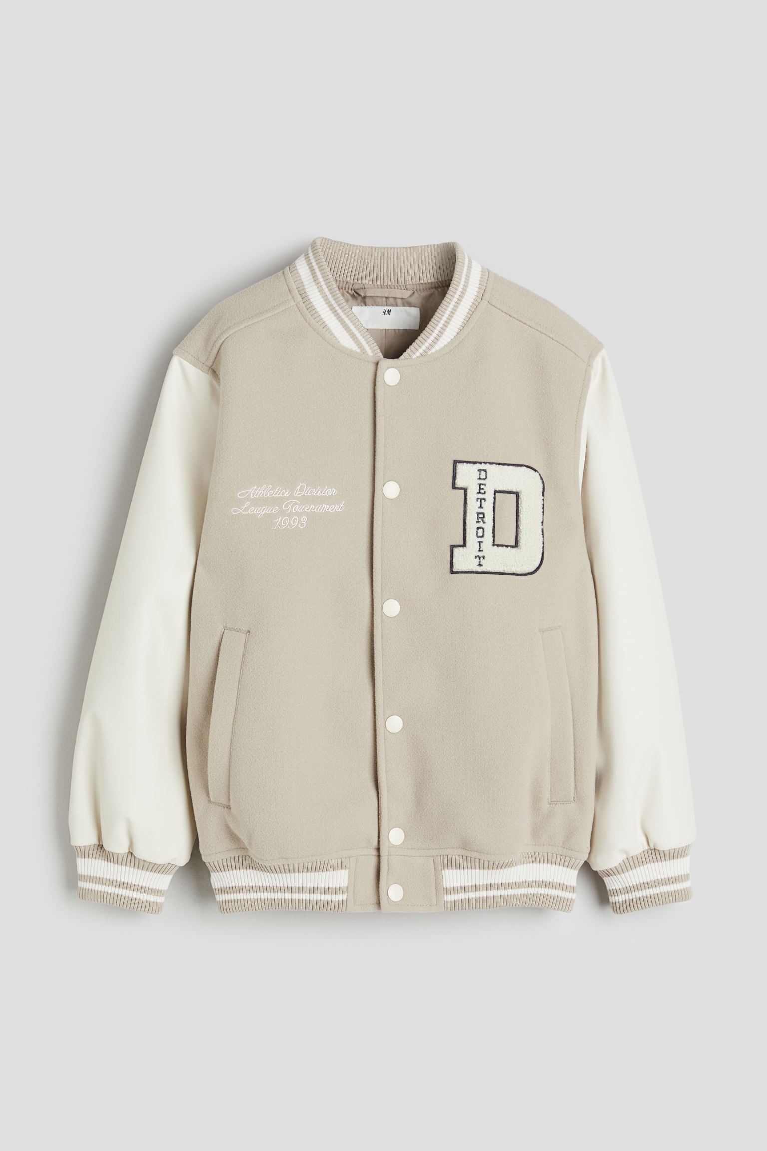 

Бейсбольная куртка с аппликацией