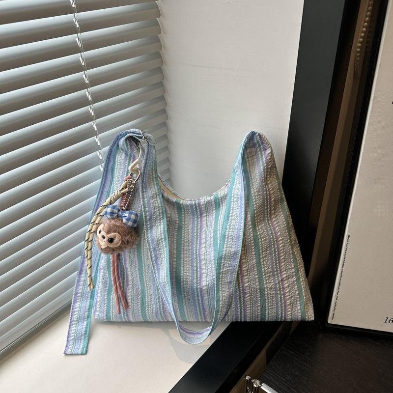 

Light and large-capacity versatile shoulder bag women s solid color casual Korean version ins new autumn commuting high-quality messenger bag No pendant