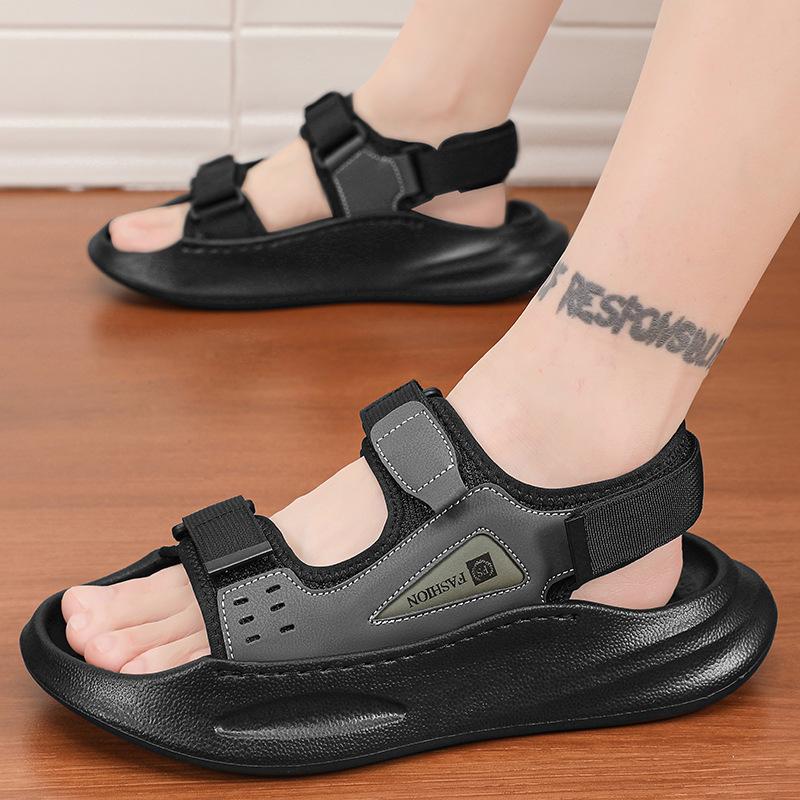 Sandals 2025 new summer men's outer wear sports and leisure beach shoes fashion trend high-end sandals