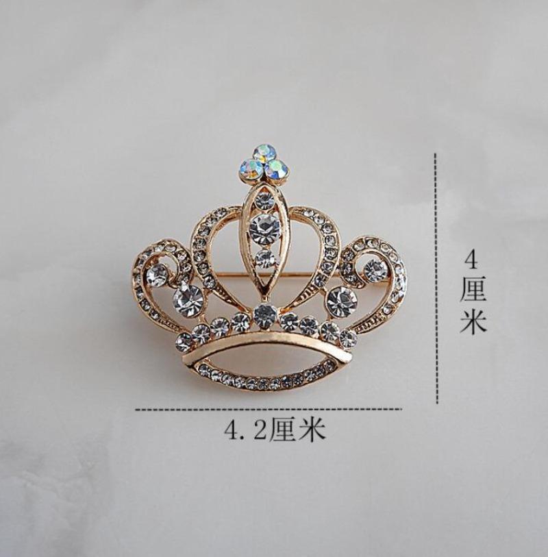 Fashion Pearls Crown Brooches Korean Boutique Rhinestone Brooch Geometric Buckles Anti Exposure Shirt Collar Pins Accessories