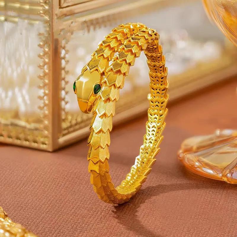 High Luxury Open Snake Snake Bone Inlaid Bracelet