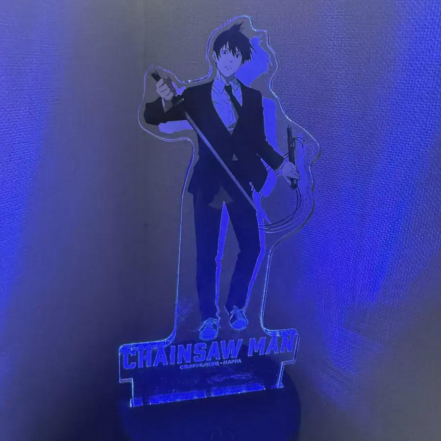 

Человек-бензопила Аки Светодиодный акриловый дисплей Аки