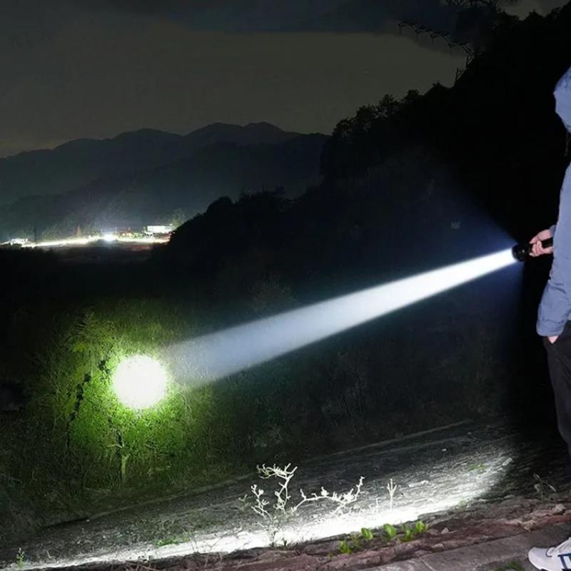 Strong Light Outdoor Camping Fishing Flashlight with Telescopic Zoom, Built-in Rechargeable Battery, Hook and Window Breaking Hammer