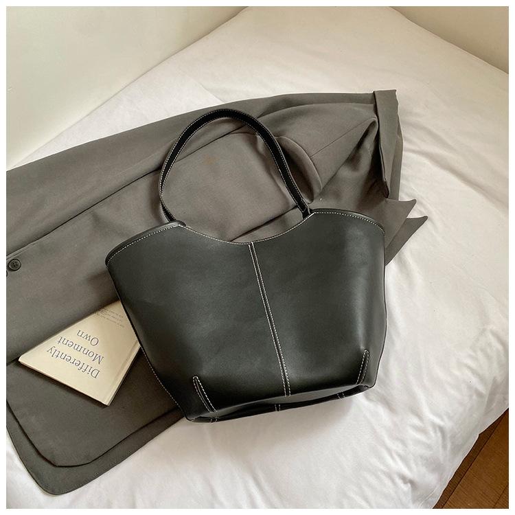 Retro underarm tote bag women s commuter bag 2025 new large-capacity vegetable basket bag versatile shoulder bag