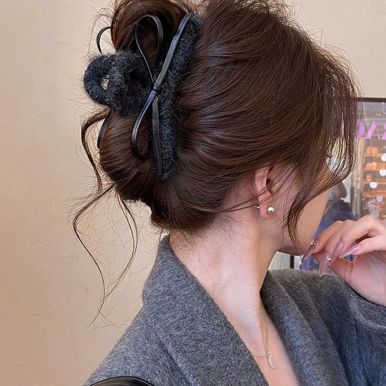 Korean autumn and winter plush leather ribbon bow grab clip female large hair volume back head shark clip