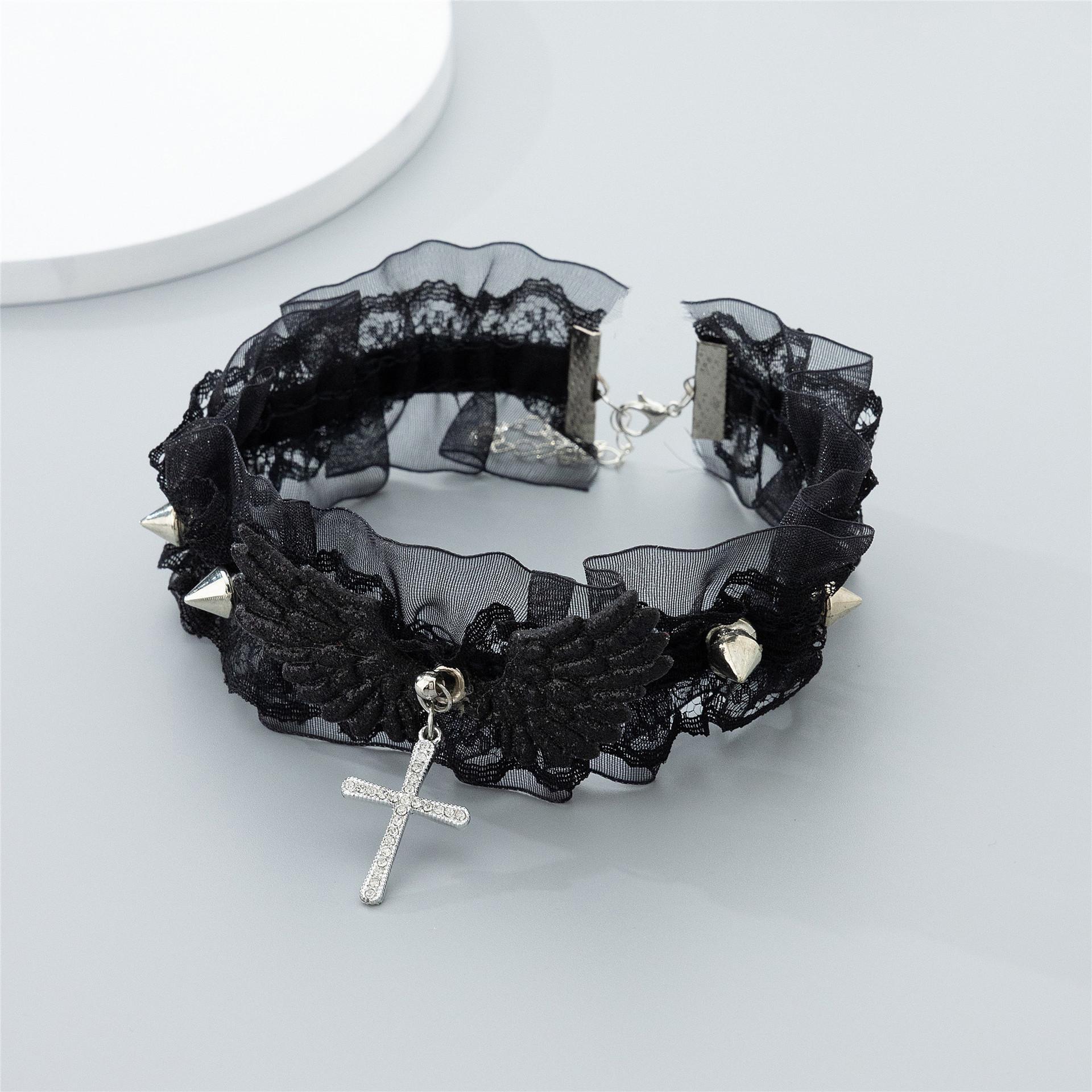 

Fashion Solid Color Women Girls Necklace Wide Lace Rivets Lolita Lace Choker Y2K Angel Wings Cool Leather Necklace Daily Wear