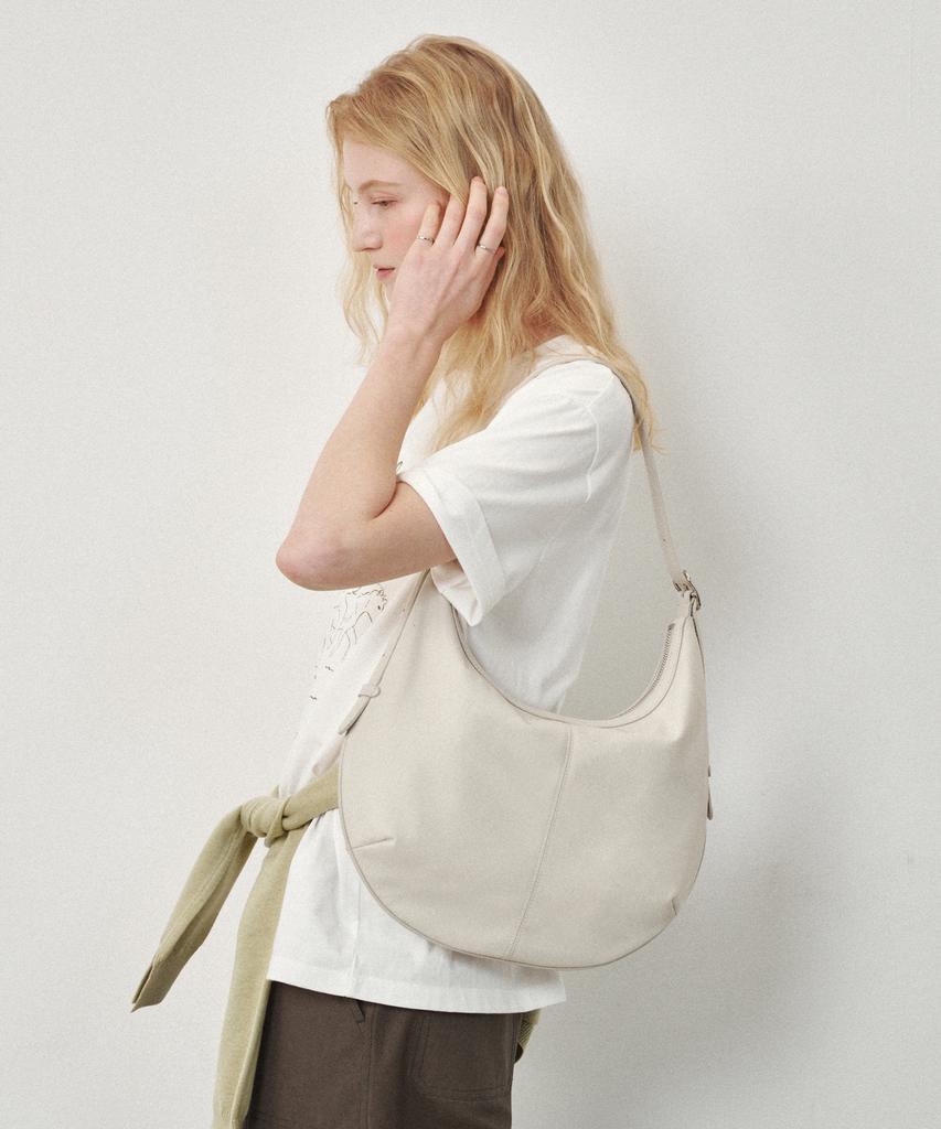 Ostkaka Wave Nylon Hobo Ivory
