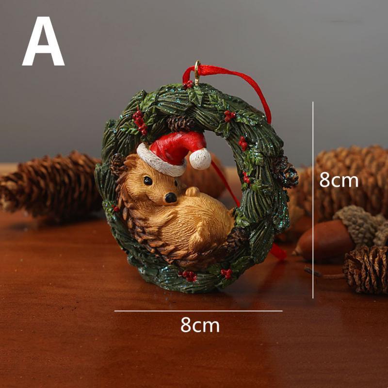 Christmas Decorations Cute Cartoon Animals In Wreath Elk Bear Christmas Tree Pendant Resin Crafts Background Wall Hanging