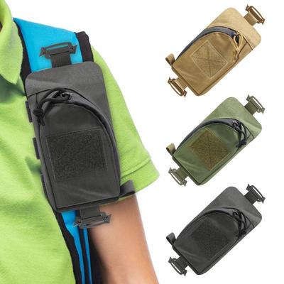 Bergsteigen & Wandern Rucksack mit Handytasche, EDC-Werkzeugset, tragbarer militärischer Ausrüstung und Outdoor-Medizinset.