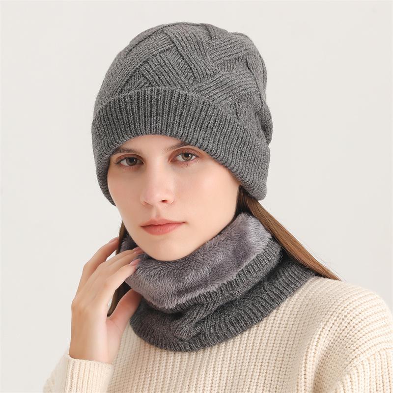 Solid color simple velvet thickened autumn and winter scarf scarf women's two-piece set warm knitted pullover hat windproof brimless hat