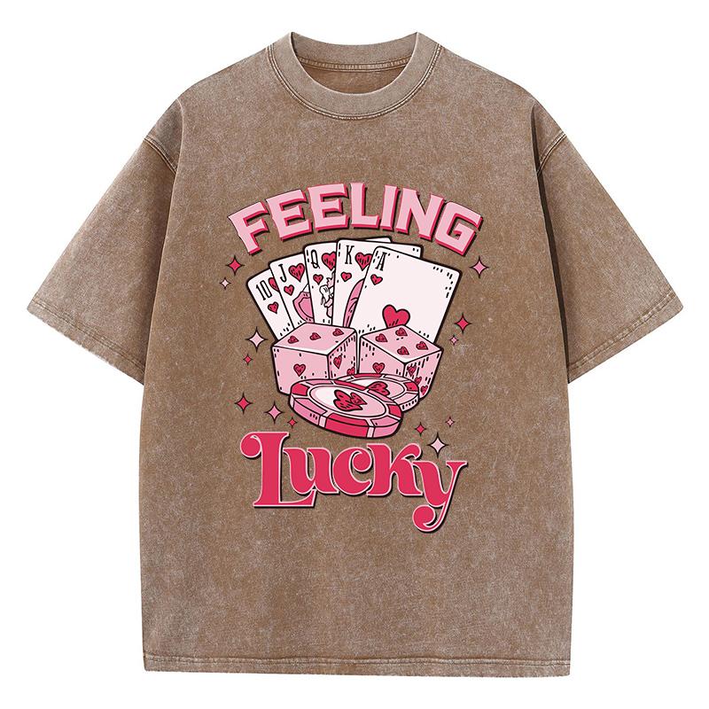 

Футболки из хлопка с эффектом стирки «Feeling Lucky» Женские топы с принтом игральных костей для покера Удобные футболки оверсайз с круглым вырезом Женская одежда 3XL