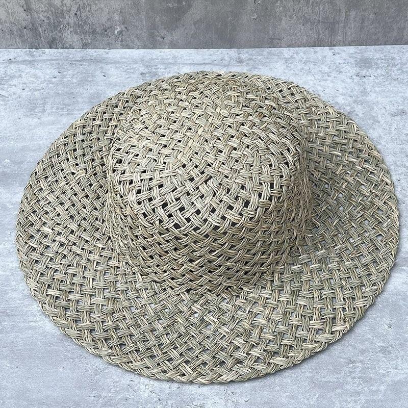 High quality light luxury old money sense summer saltwater straw woven linen ribbon top hat women's French holiday style flat top straw hat