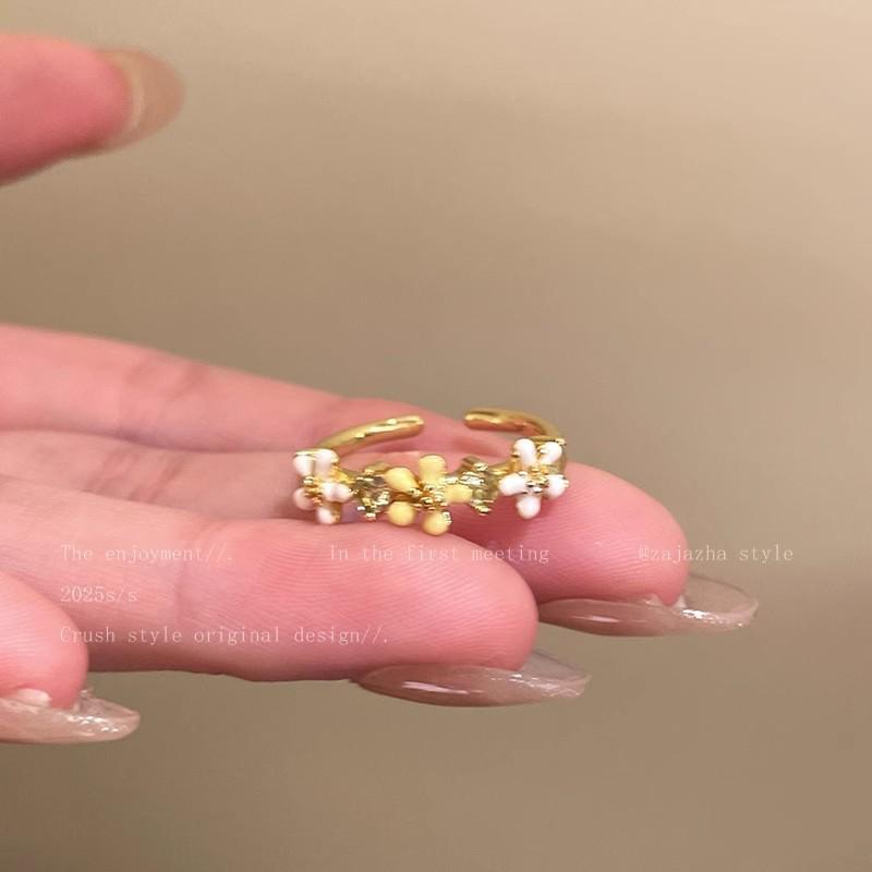 Korean Luxury Zircon Pearl Bow Ring - Vintage Niche Design, Women's Open Hand Jewelry