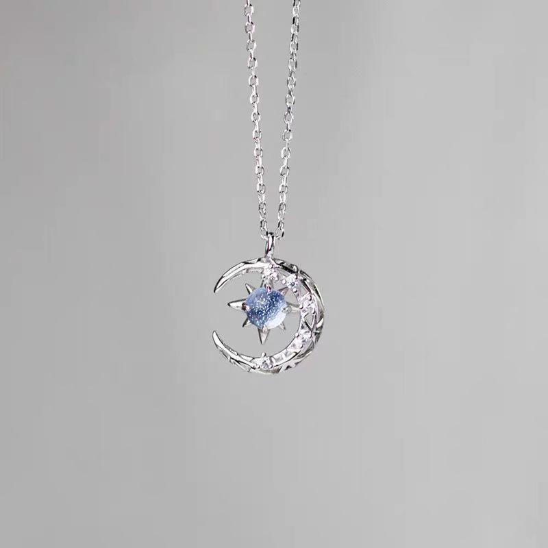 Dream Fall Star Moon Necklace: Light Luxury Galaxy Pendant 2025 - New Women's Fashion, Simple Dream Chasing Galaxy Design.