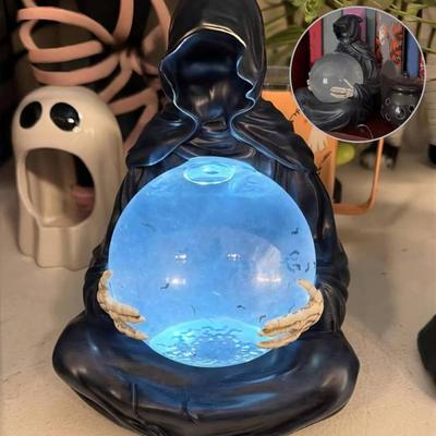 Halloween Gotický Smrťák Křišťálová koule Socha Smrťáka s Létajícími Netopýry Strašidelné Magické Svítící Koule Dekor Atmosféry Domova