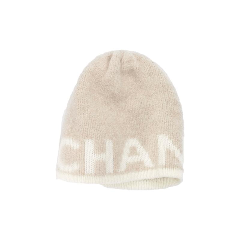 

CHANEL Logo knitted wool woolen hat, same style for men and women, beige чорний