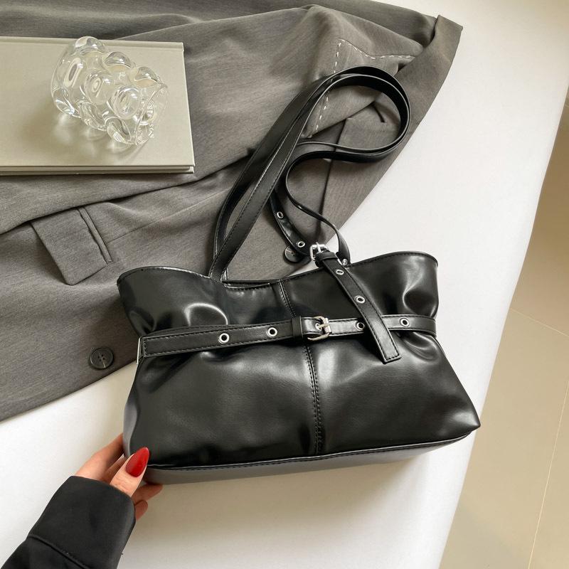 

Korean Lazy Wind Women s Bag 2025 Summer New Soft Leather Large Capacity Fashion High Value Commuter Shoulder Bag