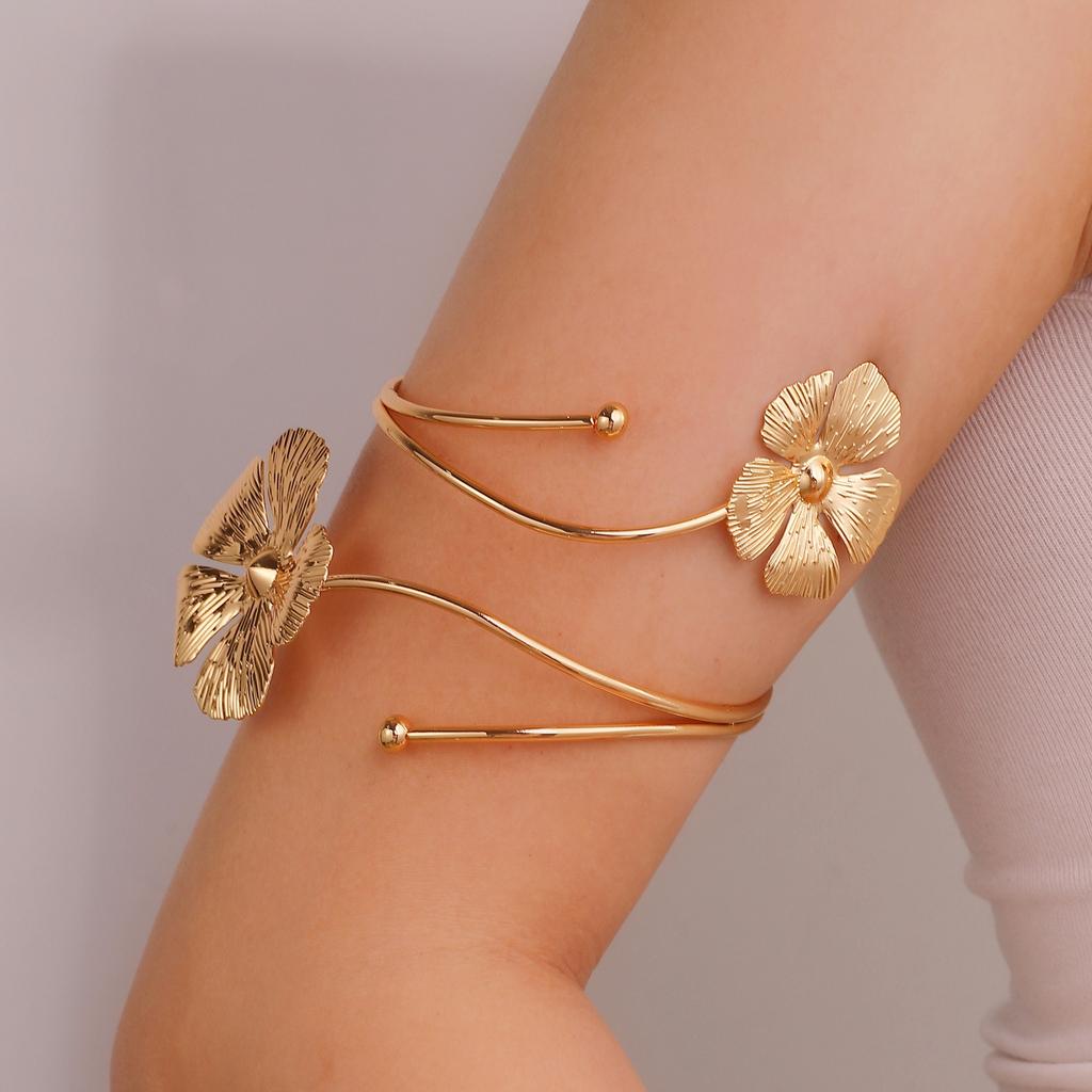 Hot Sale Flower Open Arm Bracelet Geometric Light Luxury Niche High-end Bracelet Fashion Arm Ring Non-fading Bracelet