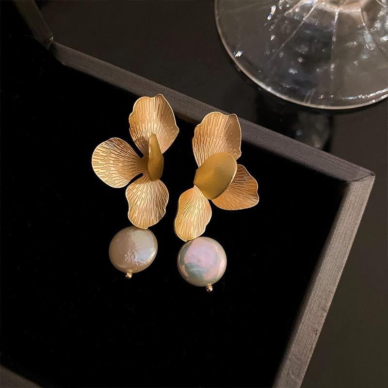 Silver Needle Zircon Earrings Retro Light Luxury Court Style Stud Earrings Niche High-end Earrings