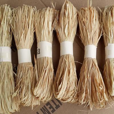 1 ks/sada Raffia přírodní rákosový vázací provázek Řemeslná stuha papírový motouz 30G