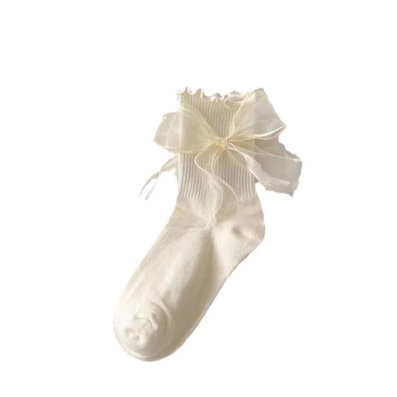 Newbie 0.3: Women's White Lace Socks (3 Pairs) - Cute and Versatile for Autumn/Winter