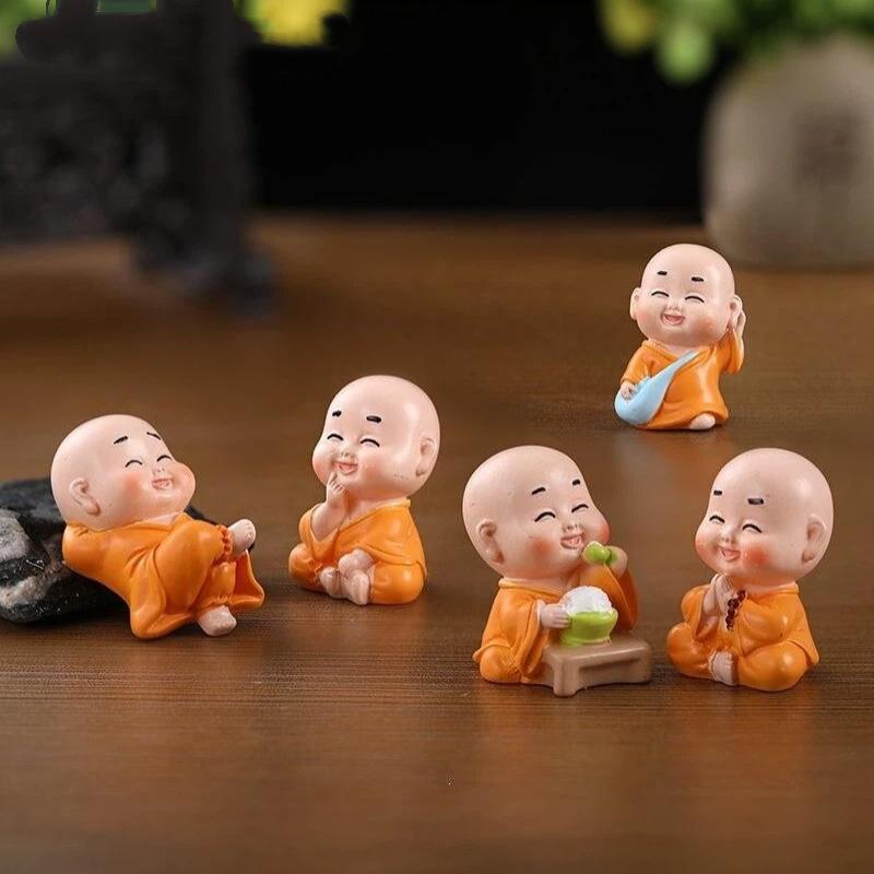 Creative Resin Ornaments Multiple Styles Small Monk Garden Terrarium Mini Figurine Miniatures Micro Landscape Decor
