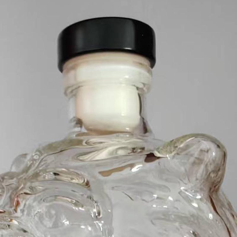 Caraffa Infusore Whiskey 'Lion's Roar' Transfrontaliera con Design a Testa di Leone