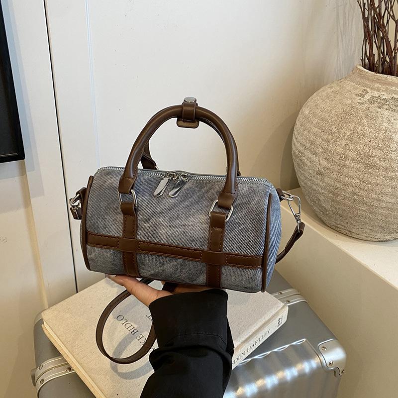 This Year's Popular Small Bag Women's Autumn and Winter Retro 2025 New Versatile Shoulder Messenger Bag Portable Pillow Bag