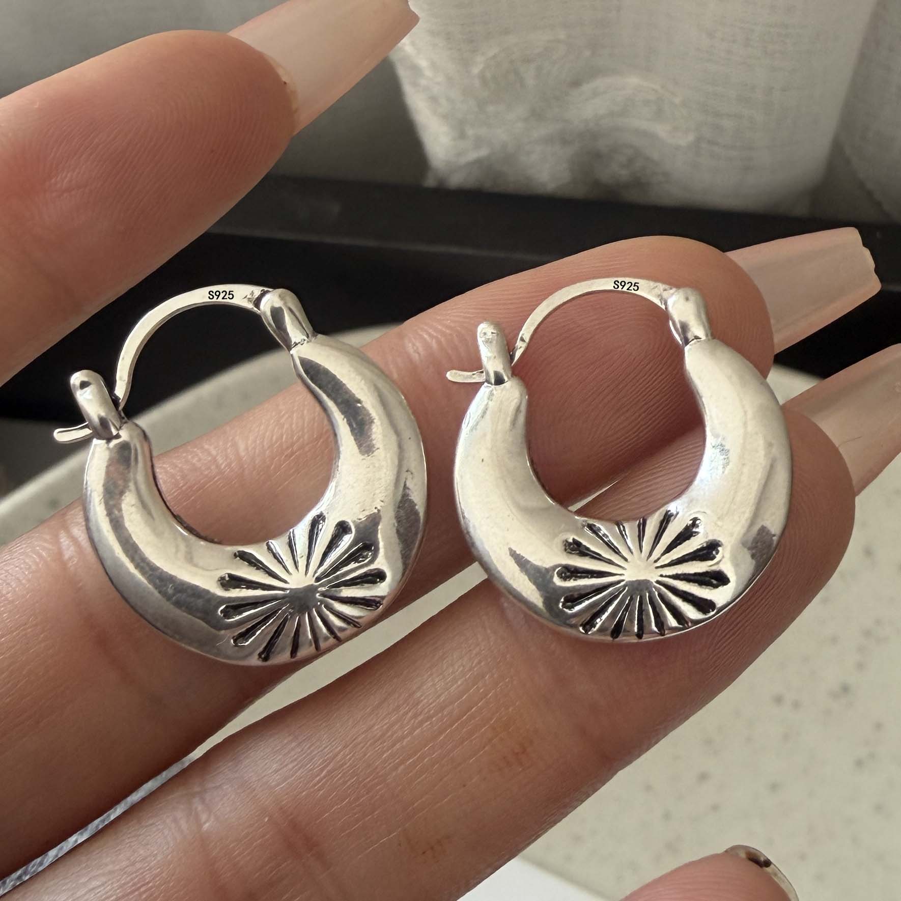 

925 Sterling Silver Earrings For Women Trendy Geometric Round Retro Flower Earring Fine Jewelry Allergy Party Gift Accessories