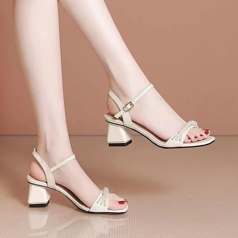 

2024 Женские элегантные летние повседневные босоножки с открытым носком, модные толстые высокие каблуки, однорядные пряжки, бусины, легкие женские туфли 39