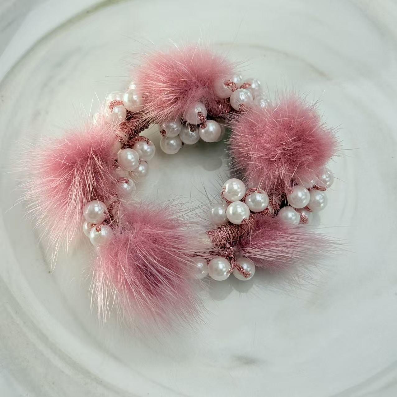 

2025 Autumn/Winter Fluffy Sweet Pompon Hair Tie - Cute Mink Hair Ponytail Accessory фіолетовий