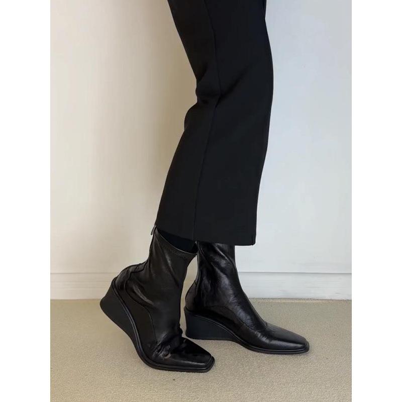 Verze z hovězí kůže~ Britský styl čtvercová špička kožené elastické tenké kozačky dámské klínový podpatek výška podpatku zvyšující měkká kůže černé zadní zip krátké kozačky