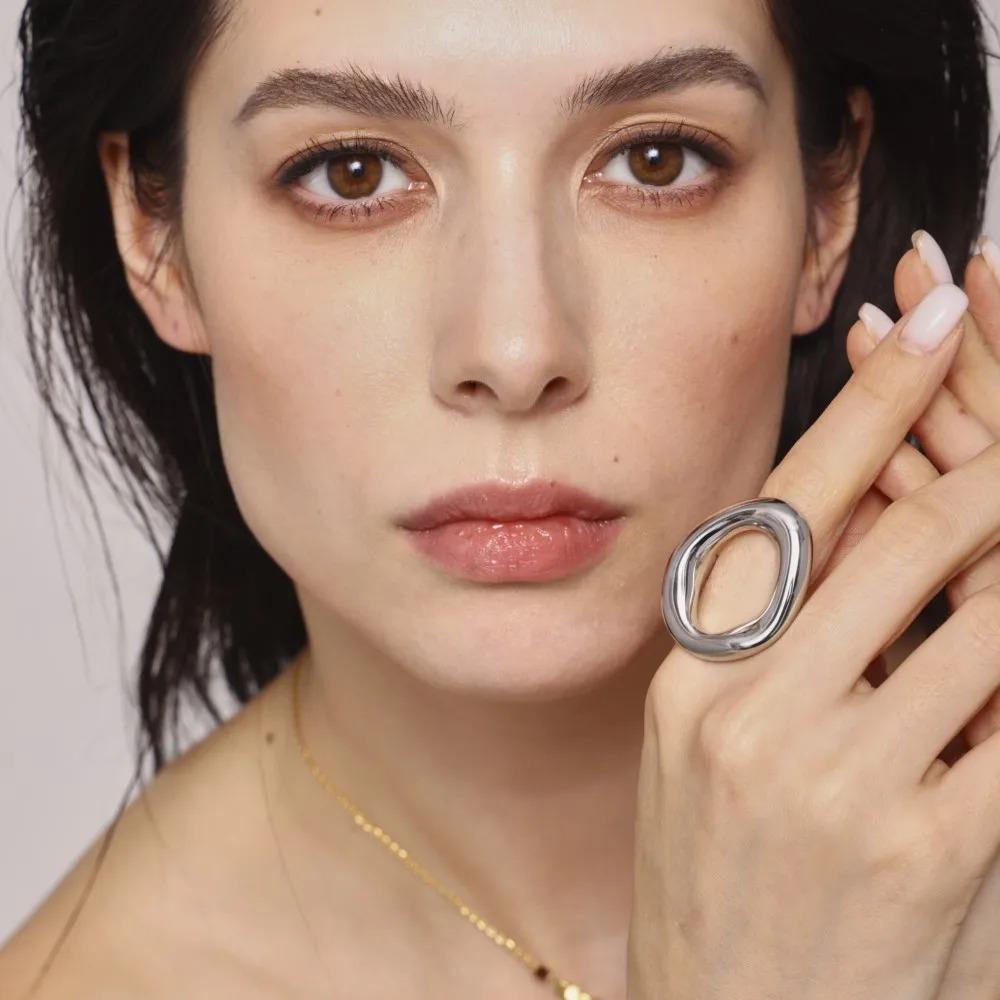 Ladies' Minimalist Thick Bottomed Ring, Hyperbolic Design Aesthetic Jewelry, Minimalist Temperament Ring Accessories.