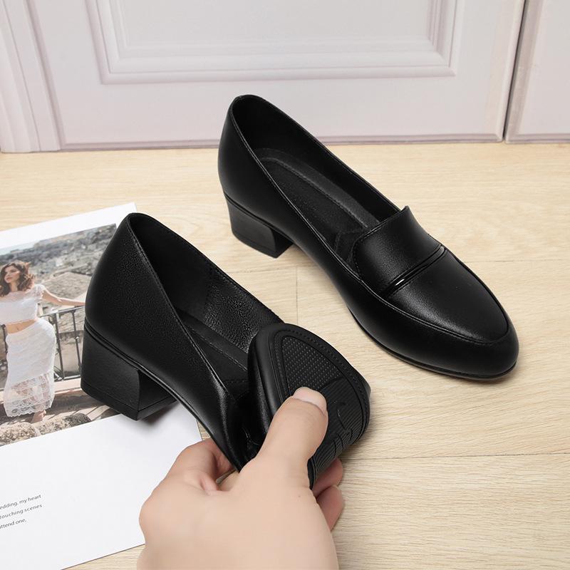 2025 Spring/Autumn Comfortable Soft Leather Chunky Heel Shoes for Women - Versatile for Middle-Aged and Elderly