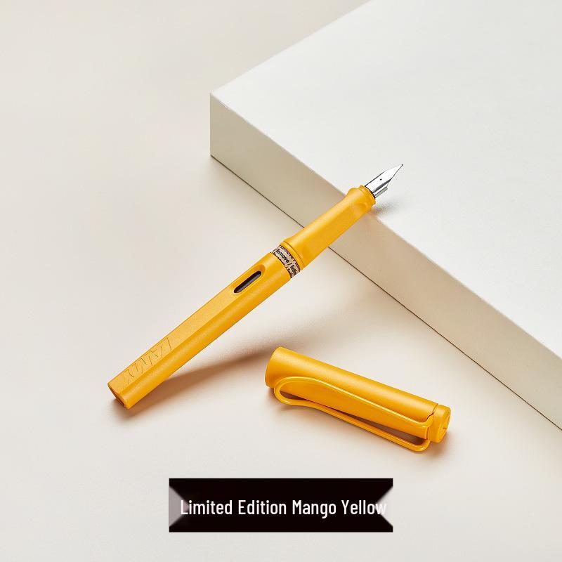 Lamy Safari Fountain Pen Gift Set with Engraving