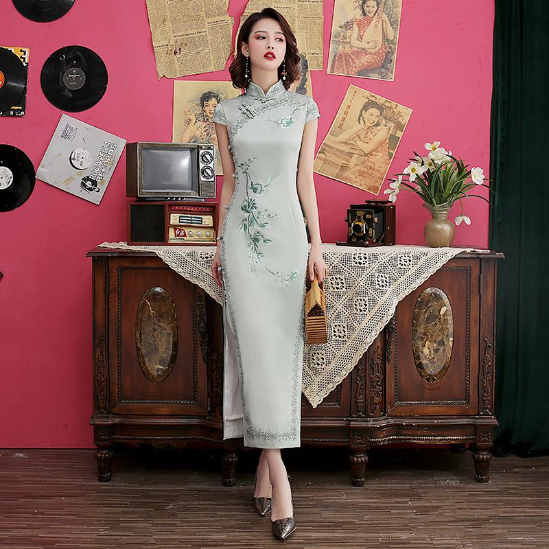 2026 Nieuwe Stijl Geborduurde Zware Zijde Cheongsam - Oude Shanghai Slank Makend Ontwerp